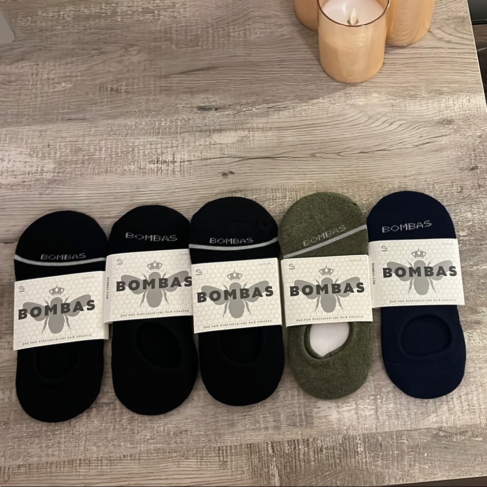Bombas Women’s Ankle Socks, 5 Pairs (3 Black, 1 Green, 1 Navy Pairs), One-Size